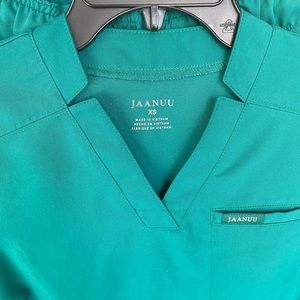 Jaanuu Hunter Green Scrub Set